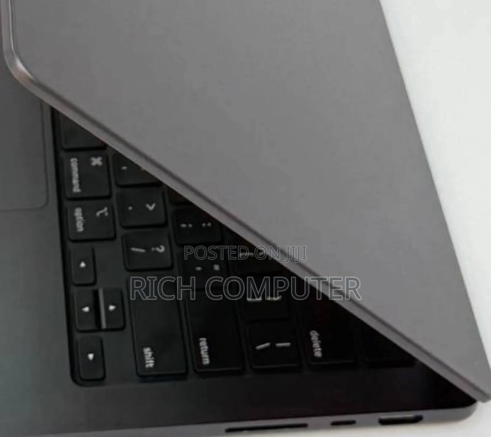 New Laptop Apple MacBook Air 2024 M3 13-Inch 18GB Apple M3 SSD 1T