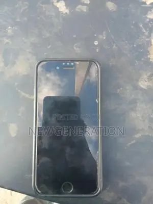 Apple iPhone SE (2020) 128 GB Black