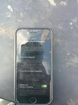 Photo - Apple iPhone SE (2020) 128 GB Black