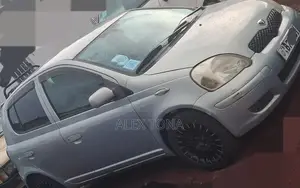 Toyota Vitz 2004 Blue