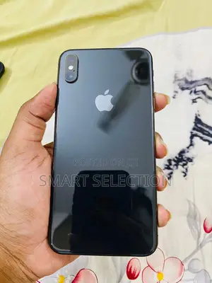 Photo - Apple iPhone XS Max 256 GB Black