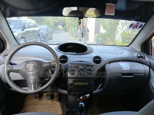 Toyota Yaris 1.4 2002 Red