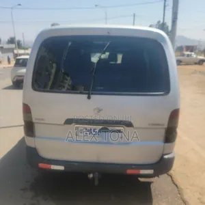 Toyota HiAce 2006 Silver