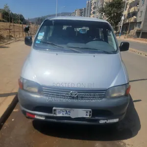 Photo - Toyota HiAce 2006 Silver