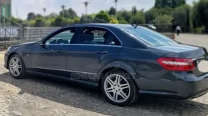 Mercedes-Benz E200 2013 Gray