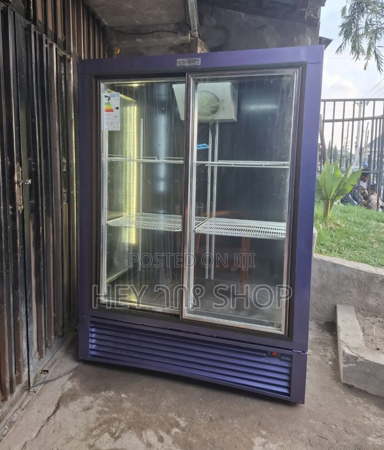 Commercial 3 Dimensions Display / 3ቱም ማእዝን እይታ ያለው ዲስፕለይ