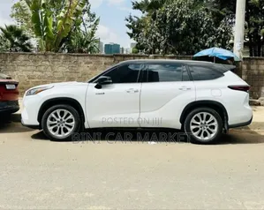 Toyota Highlander Hybrid Limited 2024 White