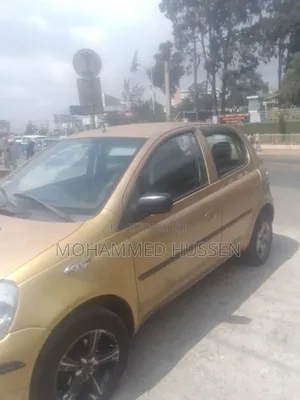 Toyota Vitz 1999 Gold