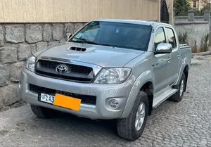 Toyota Hilux 2010 Silver