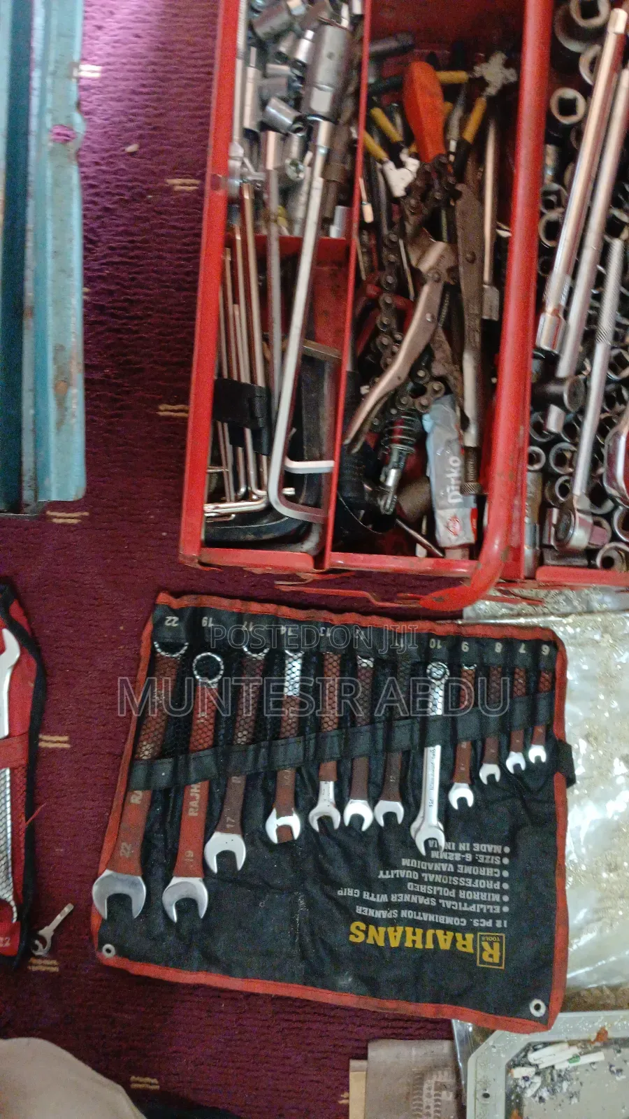 Hand Tools Fool Complet Set Used in Garage