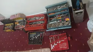 Hand Tools Fool Complet Set Used in Garage