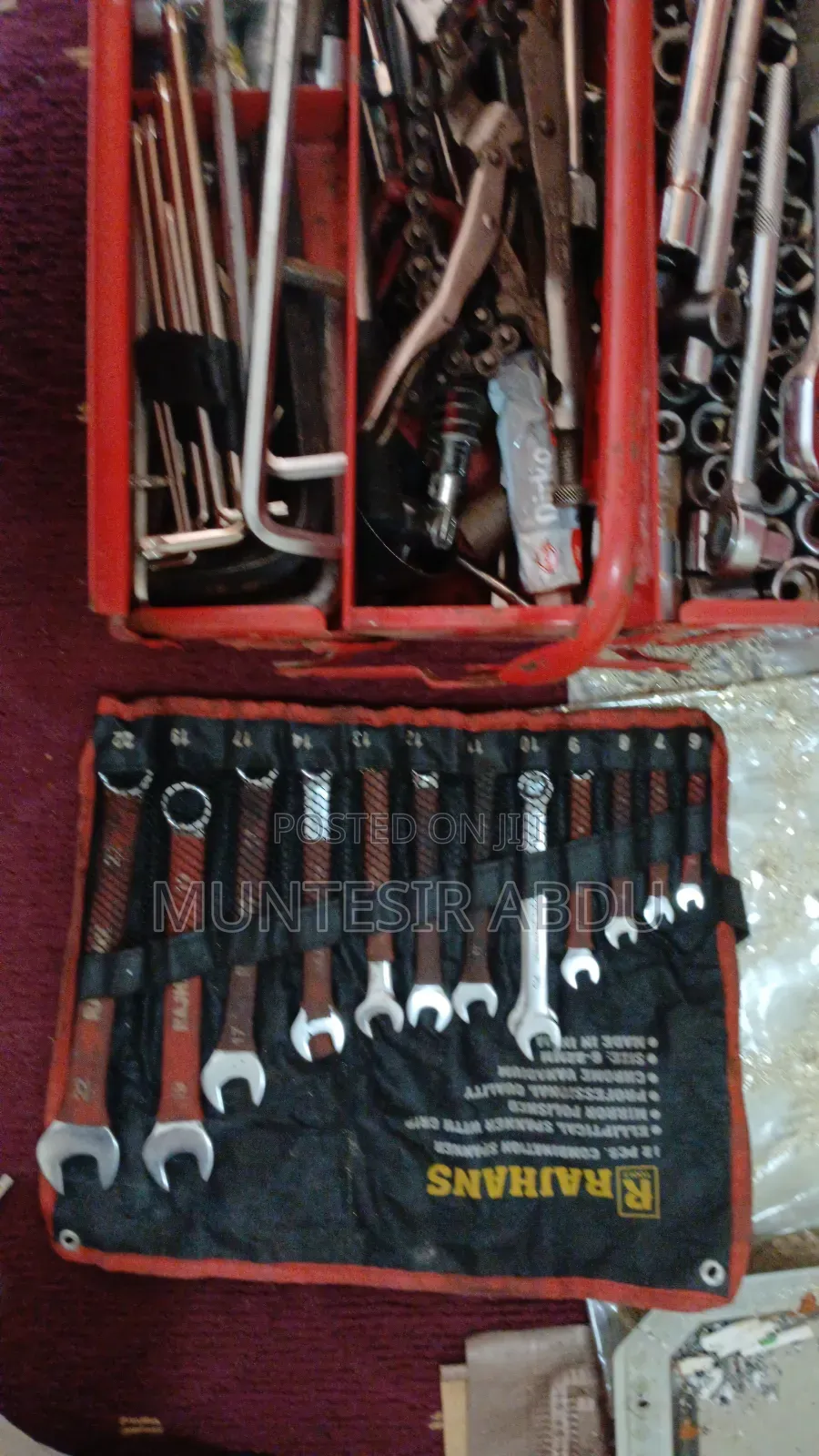 Hand Tools Fool Complet Set Used in Garage