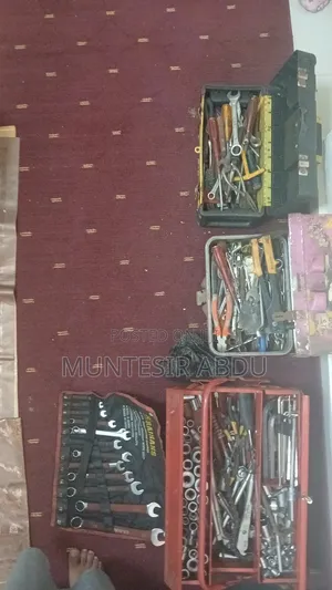 Hand Tools Fool Complet Set Used in Garage