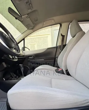 Toyota Yaris 2012 Silver