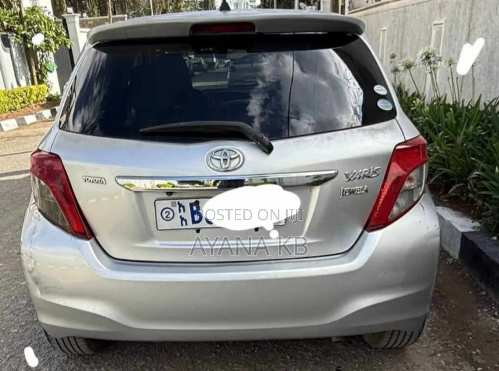 Toyota Yaris 2012 Silver