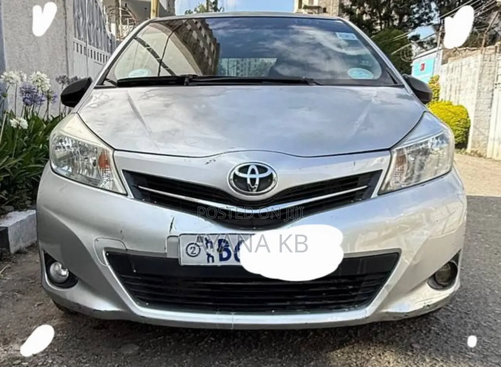 Toyota Yaris 2012 Silver