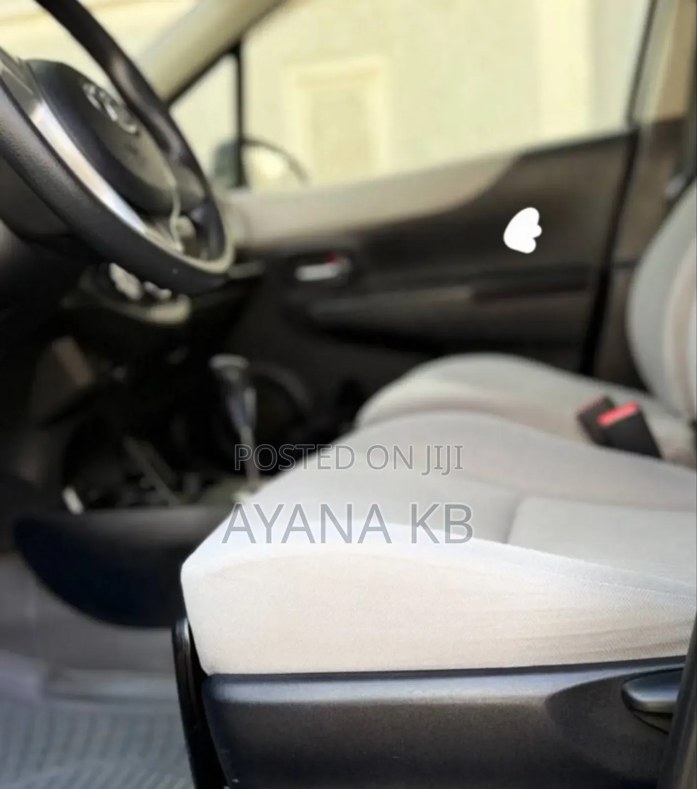 Toyota Yaris 2012 Silver