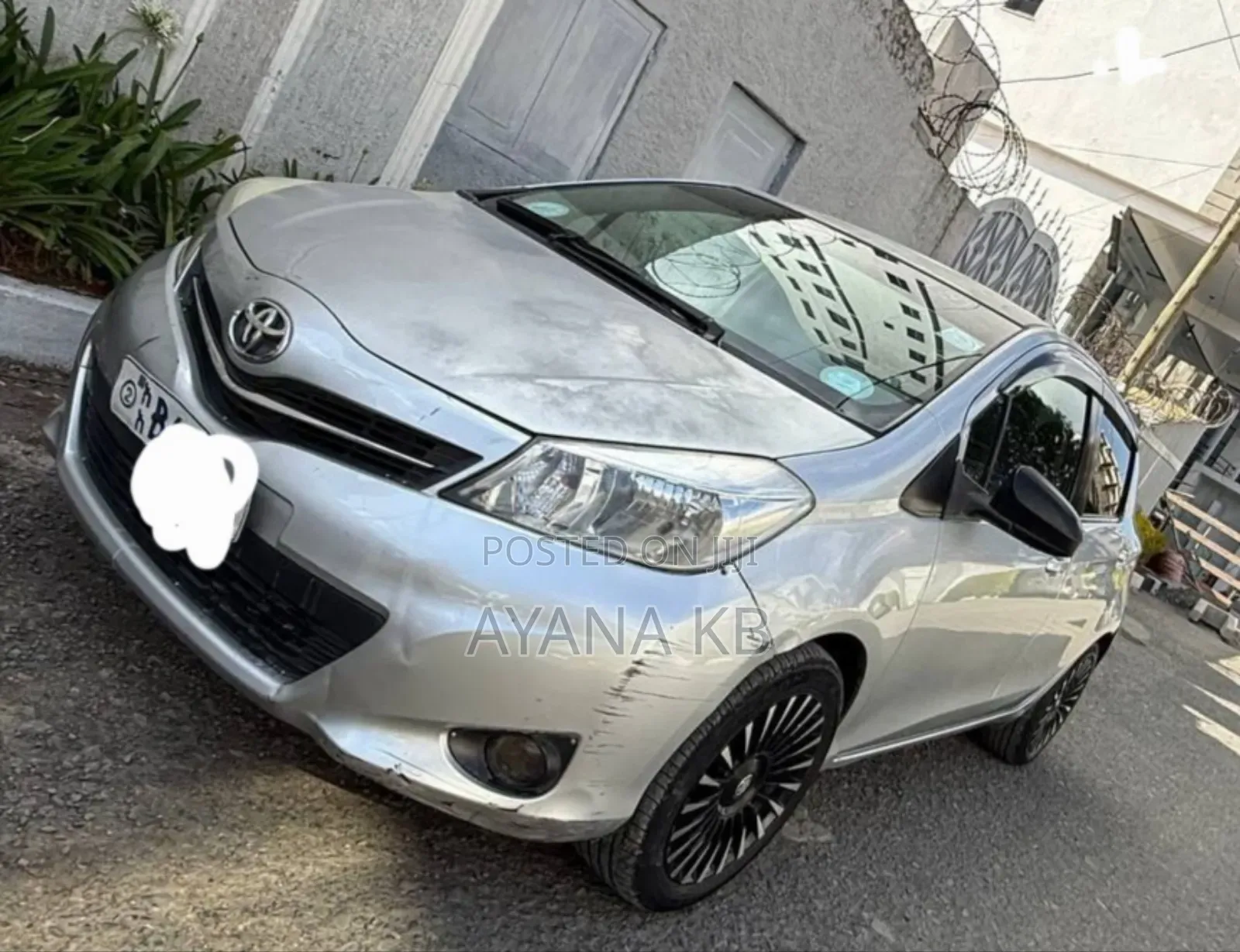 Toyota Yaris 2012 Silver