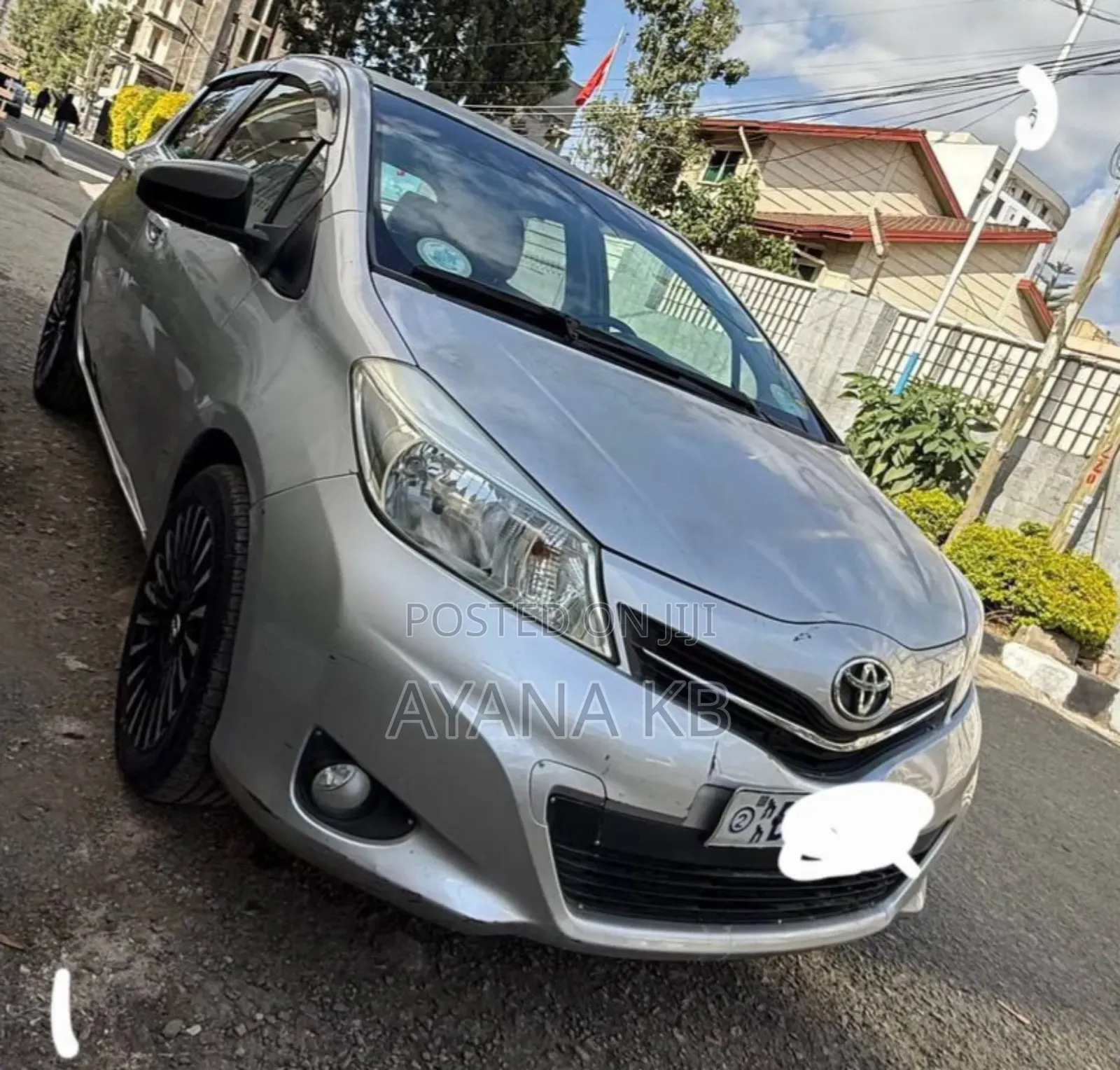 Toyota Yaris 2012 Silver