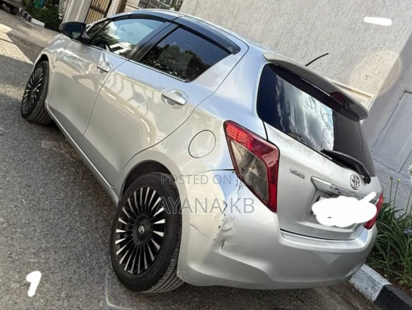 Toyota Yaris 2012 Silver