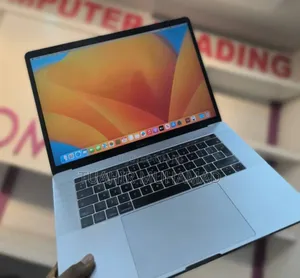 New Laptop Apple MacBook Pro 2017 16GB Intel Core I7 SSD 512GB