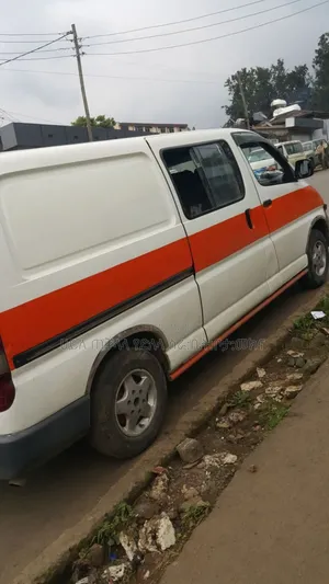 Toyota HiAce 1999 White
