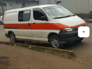 Toyota HiAce 1999 White
