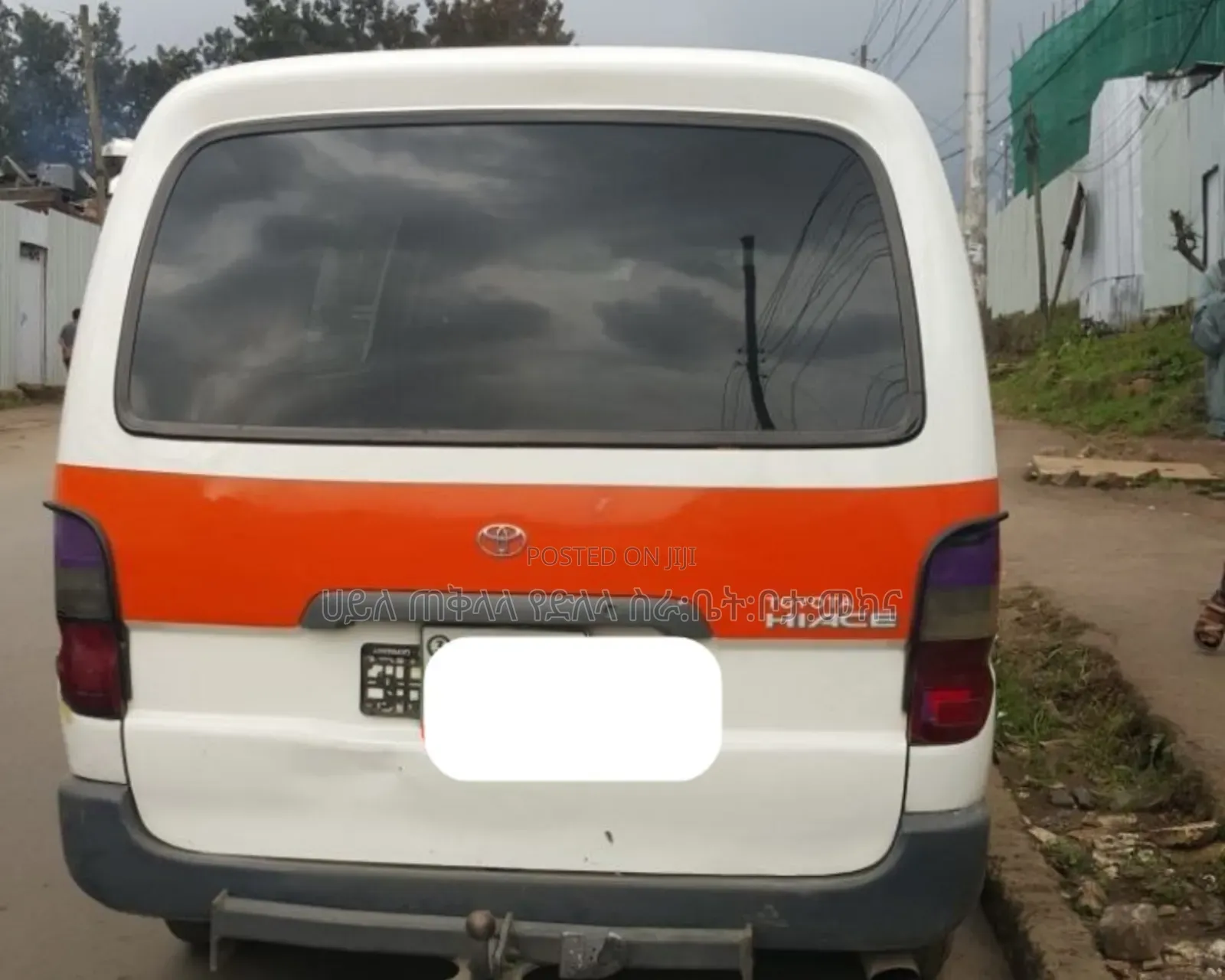 Toyota HiAce 1999 White