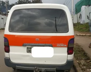 Toyota HiAce 1999 White
