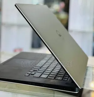 New Laptop Dell Precision 5520 16GB Intel Core I7 SSD 512GB