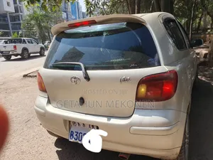 Toyota Vitz 2004 Gold