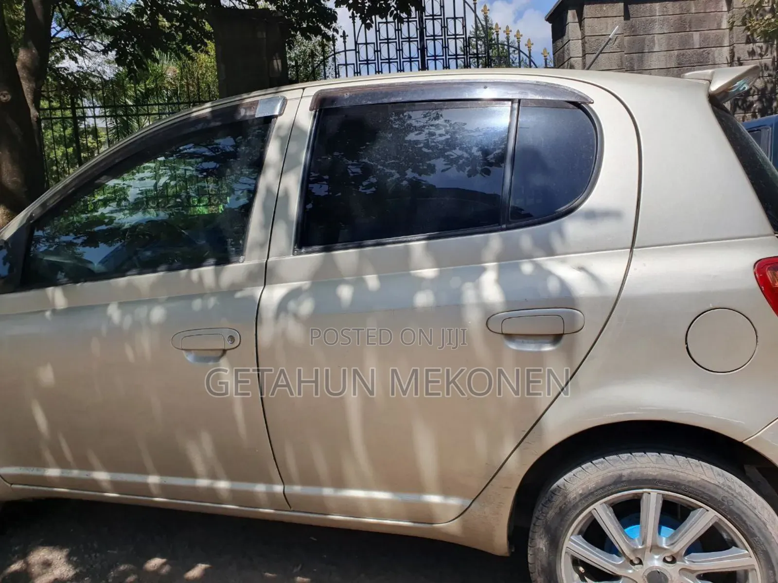 Toyota Vitz 2004 Gold