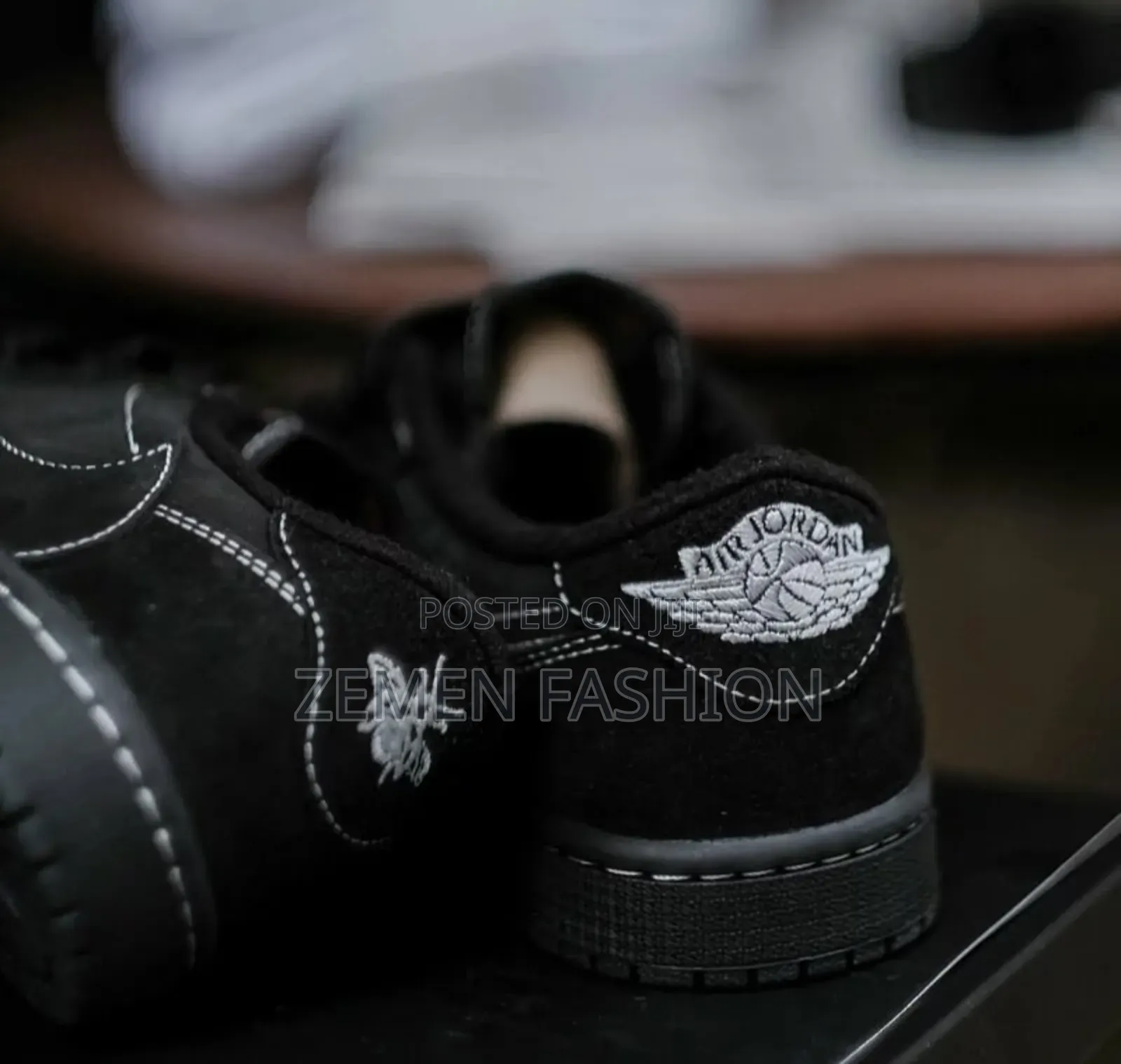 Jordan 1 Low Travis Phantom