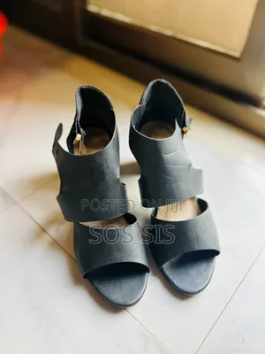 Photo - Shoes Medium Hill