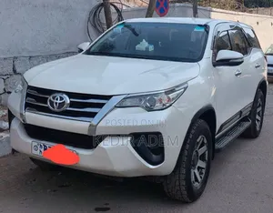 Toyota Fortuner 2018 White