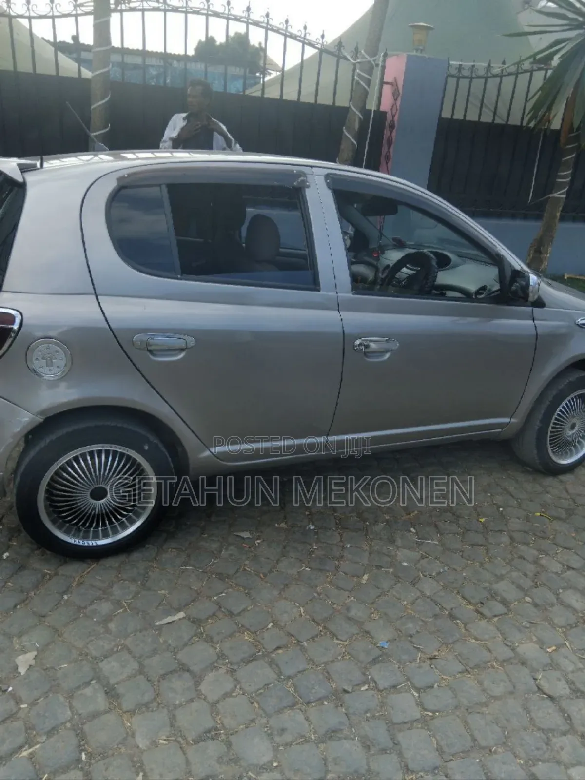 Toyota Vitz 2004 Silver