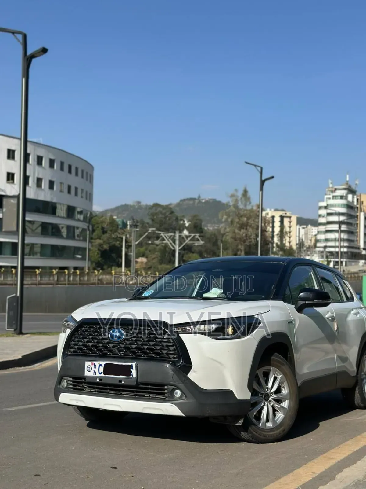 Toyota Corolla Cross Hybrid 2024 White