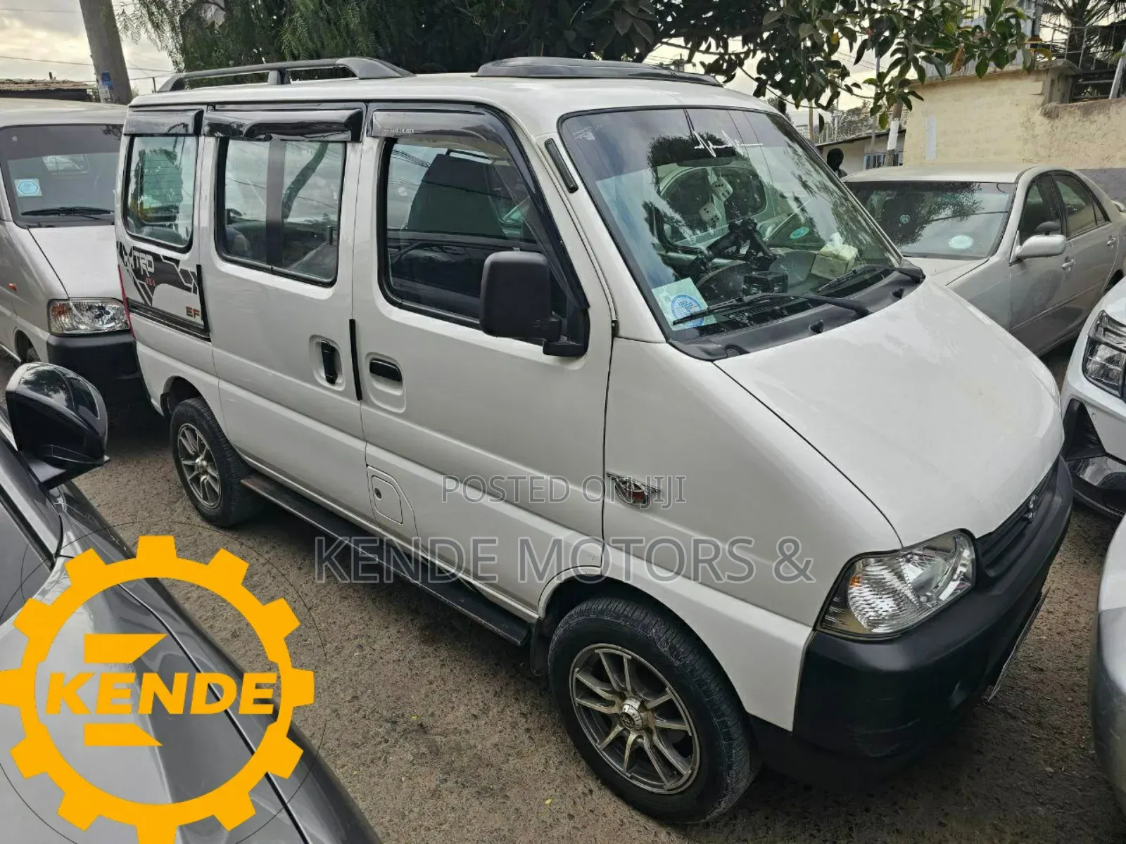 Suzuki Eeco 2024 White