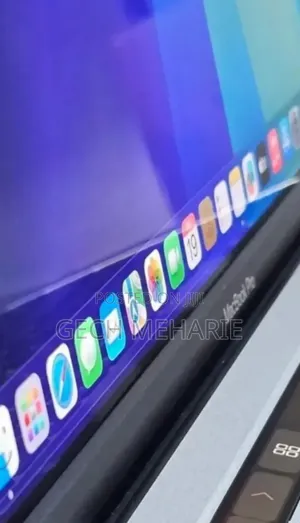 New Laptop Apple MacBook Pro 2019 8GB Intel Core i5 SSD 128GB