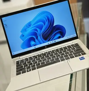New Laptop HP EliteBook 830 G8 16GB Intel Core I7 SSD 512GB