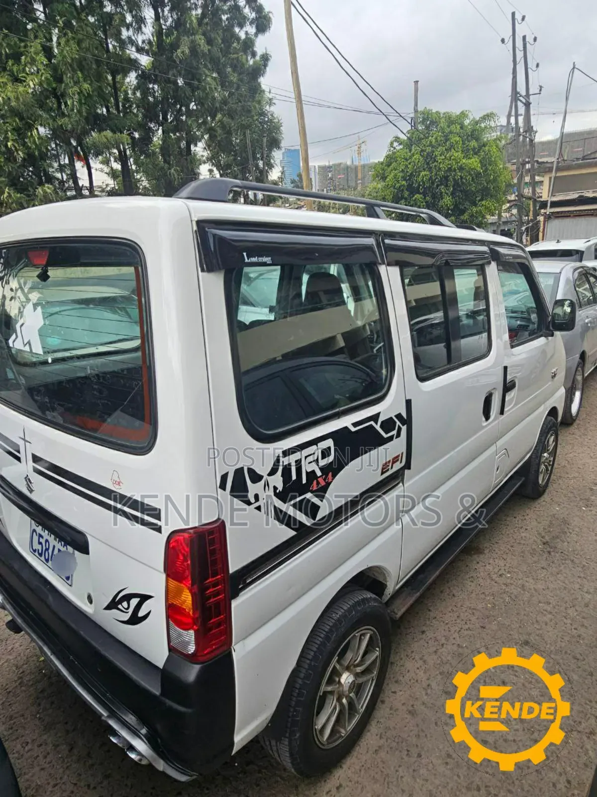 Suzuki Eeco 2024 White