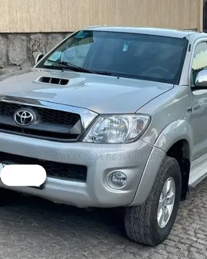 Toyota Hilux 2010 Silver