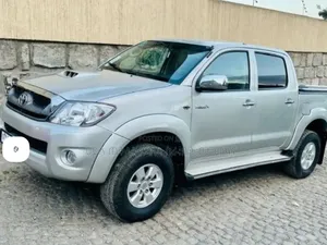 Toyota Hilux 2010 Silver