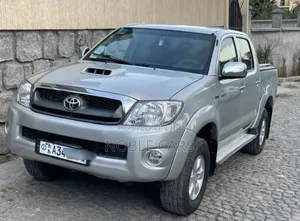 Toyota Hilux 2010 Silver
