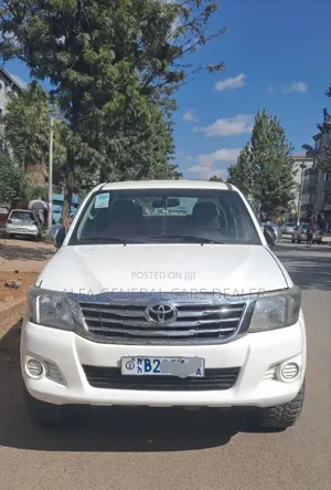 Toyota Hilux 2015 White
