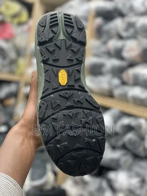 Columbia Men's Original Sneakers (Holiday Price Offer)