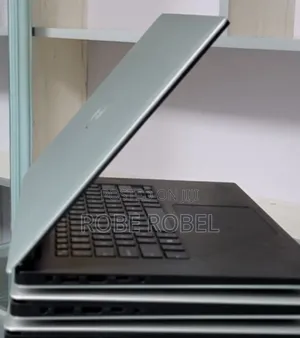 Photo - New Laptop Dell Precision 5540 16GB Intel Core I9 SSD 1T