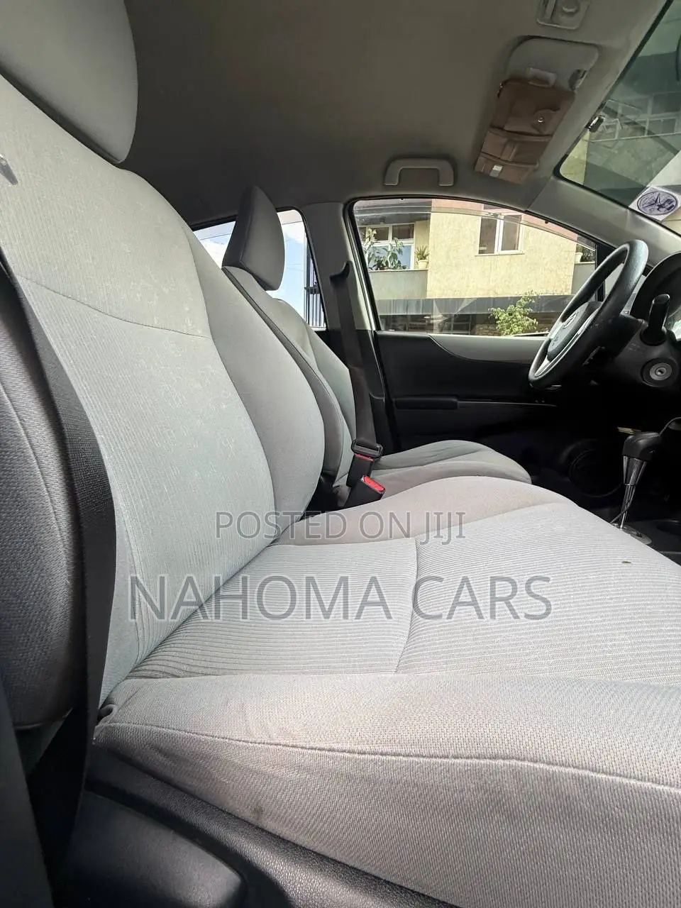 Toyota Yaris 2012 Silver