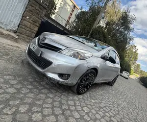 Toyota Yaris 2012 Silver