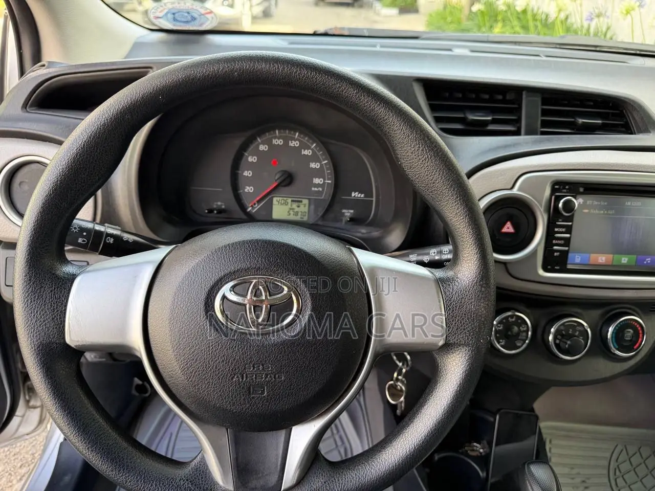 Toyota Yaris 2012 Silver